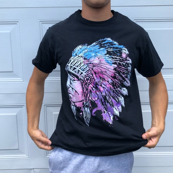 Gildan Other - Indian Graphic Tee